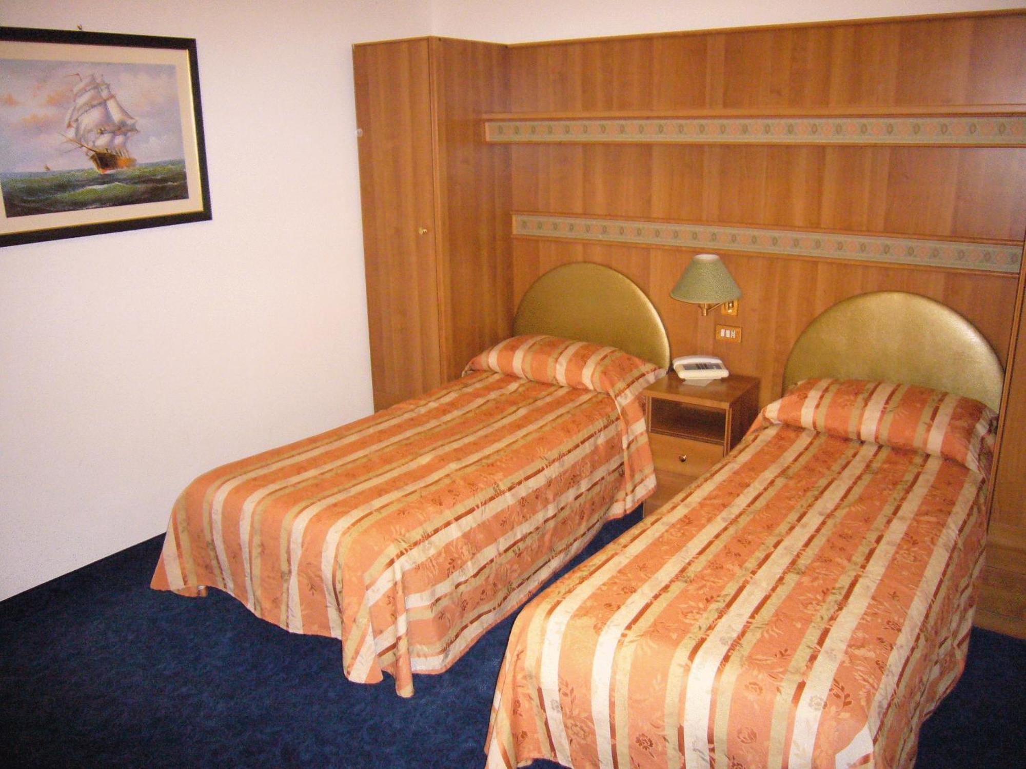 Hotel Kristall San Donà di Piave Екстериор снимка